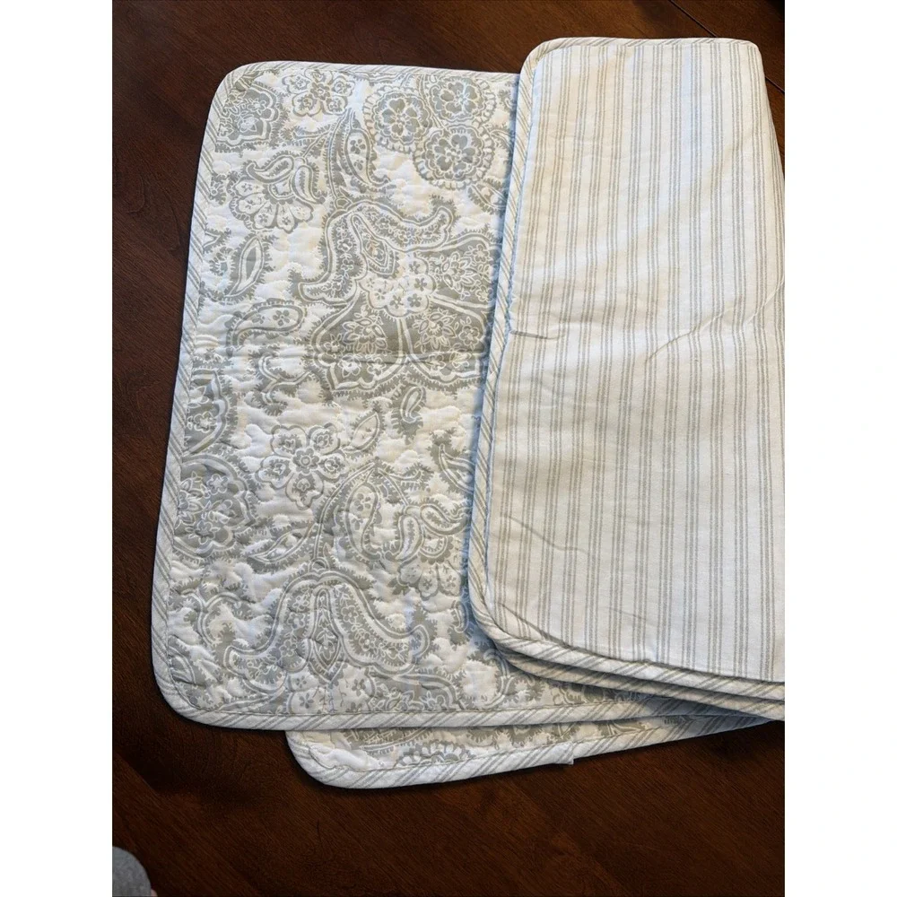 Tommy Bahama Gray White Paisley Medallion Set/2 Quilted Pillow Shams 20x26 1/2